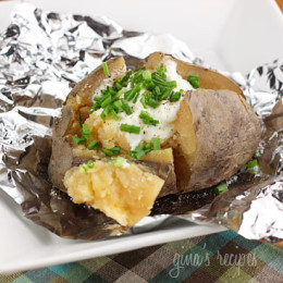 Crock Pot "Baked" Potatoes – This perfect way to make baked potatoes on a hot summer day without heating up the house.