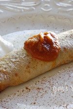 The taste of pumpkin pie for breakfast without the guilt? Every bite of these low fat crepes seasoned with cinnamon and pumpkin spice, topped with pumpkin butter will fill your palate with the taste of Autumn.