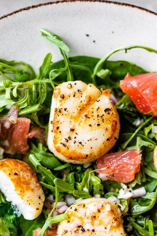 Seared Scallops, Grapefruit, Arugula and Spinach Salad