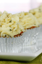 What can be cuter than mini turkey meatloaf cupcakes topped with skinny mashed potato "frosting". A family friendly meal everyone will love (and no one will guess there are vegetables hiding in the meatloaf)!