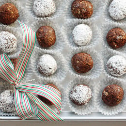 These addicting and filling gluten free chocolate peanut butter cookies, made with milk and oats, are perfect for the holidays and no baking is required!