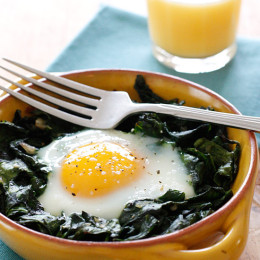 Perfect cool Spring morning to turn my oven on for this simple baked eggs breakfast with wilted baby spinach. High in vitamin A, C, Folate, Manganese and Potassium.
