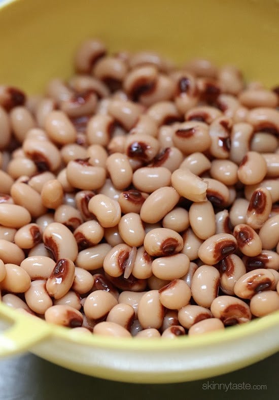 A bowl of black-eyed peas