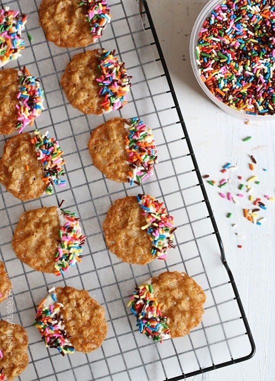 These White chocolate dipped lace oatmeal cookies are to die for ! They're light on calories and perfect for any festive occasion!