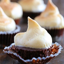 These gluten free chocolate tartlets are a fun twist on my favorite camping dessert, S'mores! Crushed graham cracker bottoms, yummy chocolate filling and a marshmallow Italian meringue on top.