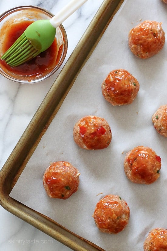 Sweet 'n Spicy Turkey Meatballs with Bacon and BBQ Sauce Sweet 'n Spicy Turkey Meatballs with Bacon and BBQ Sauce – perfect game day appetizer!