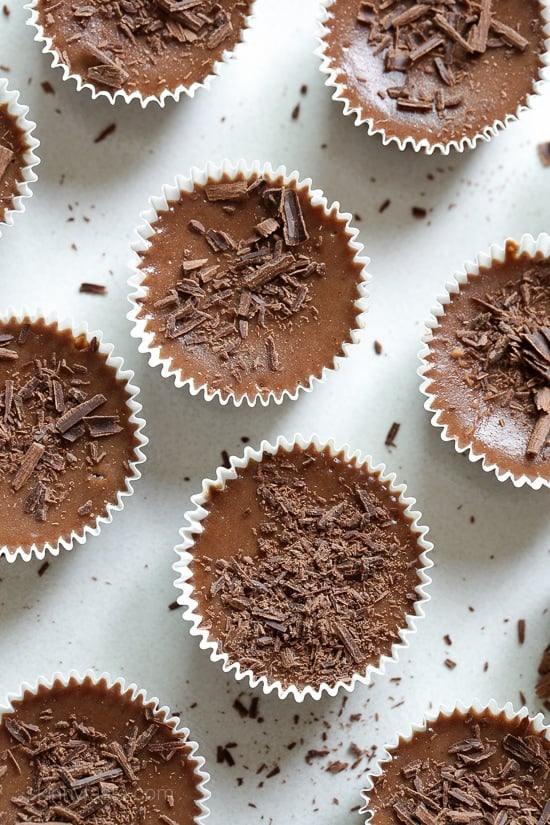 Delicious, creamy and lighter than traditional chocolate cheesecake made with just FIVE ingredients, so easy!