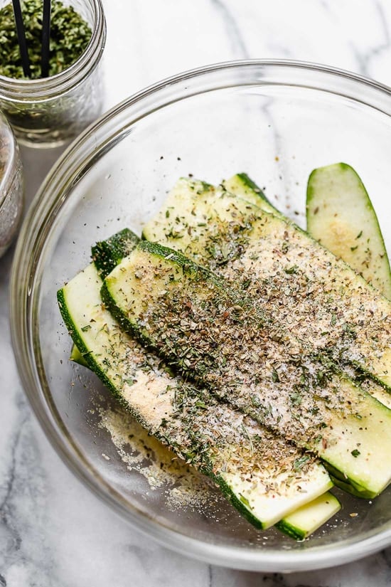 Seasoning for zucchini for the grill.