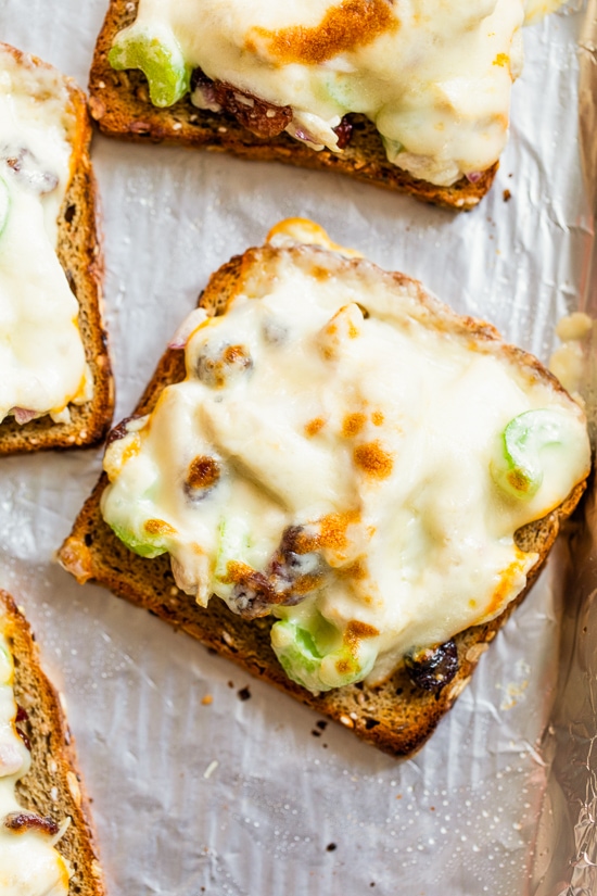 Open-Faced Turkey Melts make a quick and easy way to use up your Thanksgiving turkey leftovers!