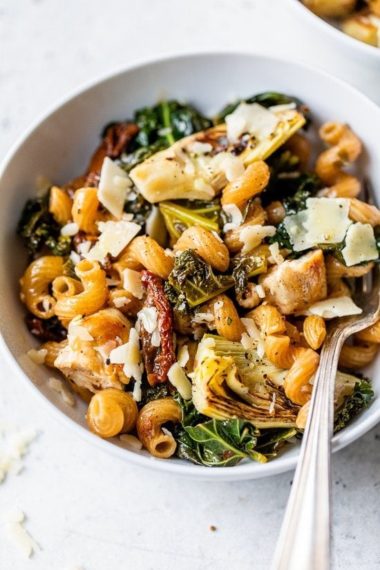 pasta with chicken and artichokes