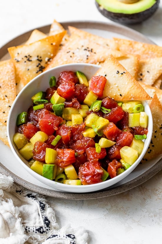 tuna tartare with baked wonton chips