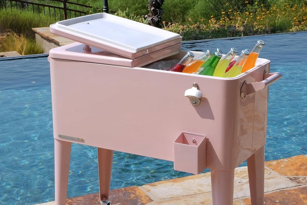Rolling outdoor cooler